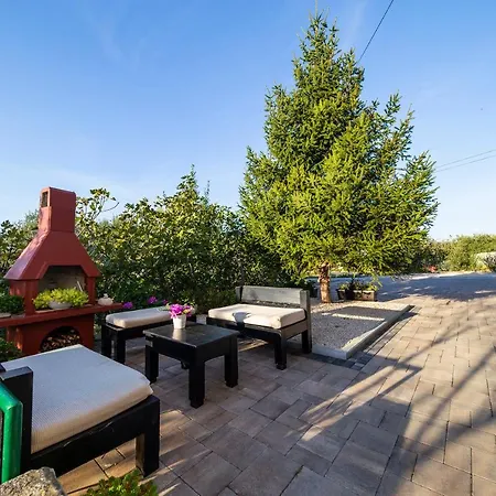 Apartment Branka Murter